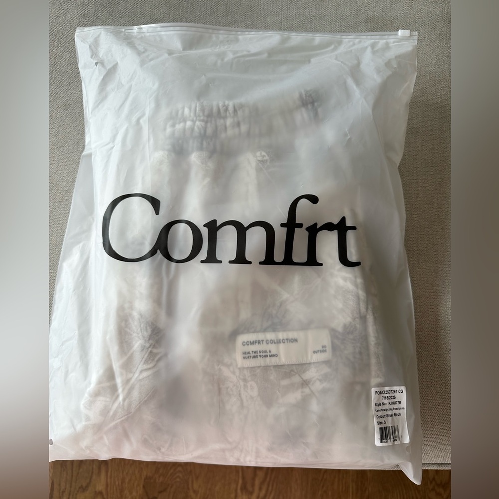 NWT Comfrt Camo Straight Leg Sweatpants - Silver Birch size Small